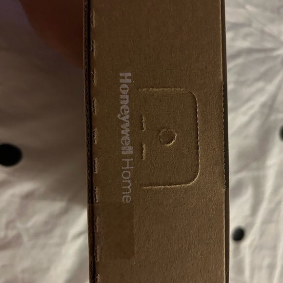 NWT Thermostat - Picture 4 of 5